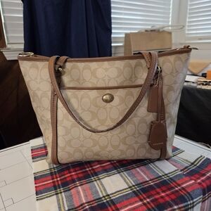 Coach Taylor Signature Tote in Khaki/Saddle